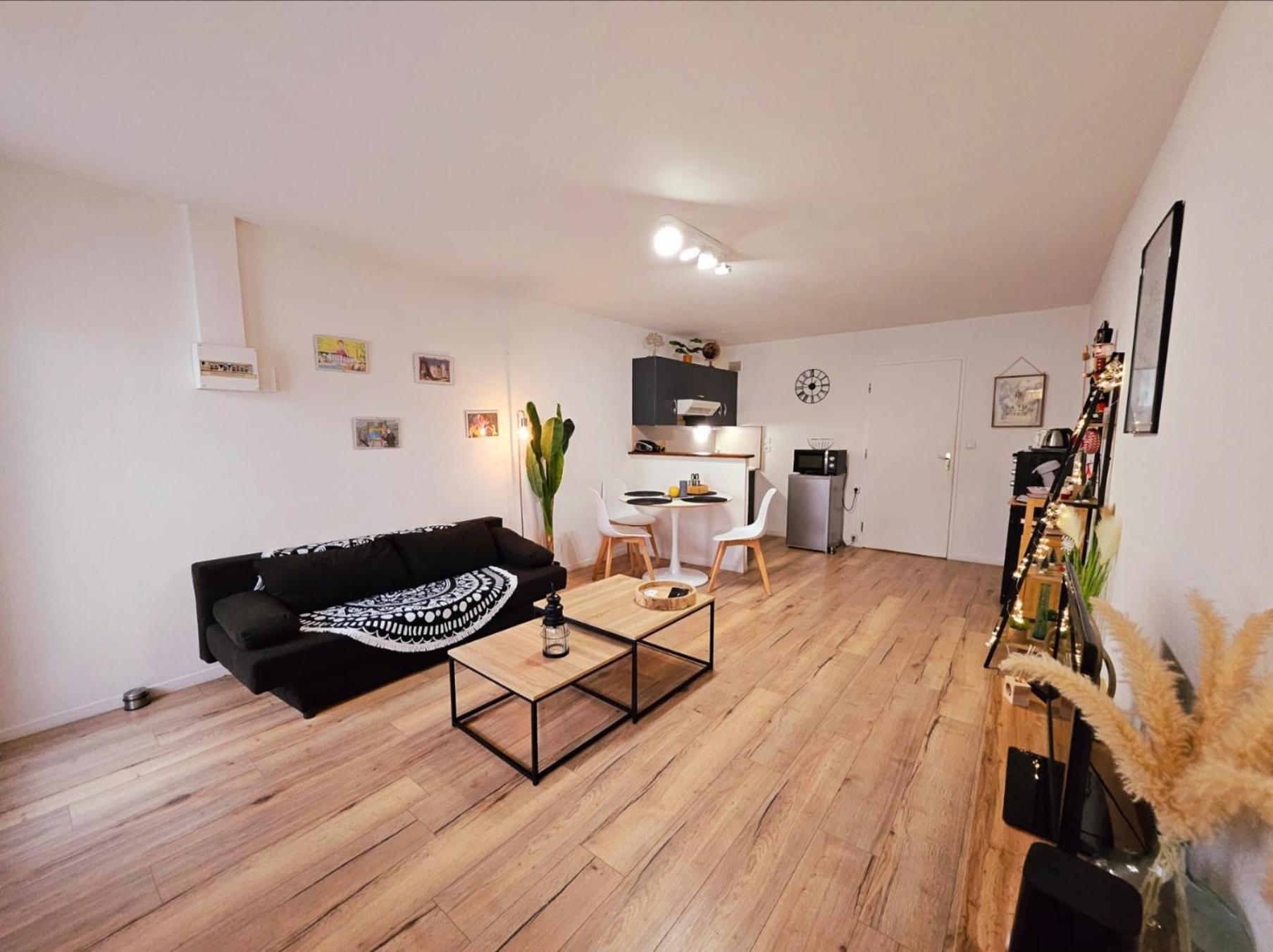 Appartement Cosy Proche Gare - Fibre Optique Et Parking Angoulême Exteriör bild